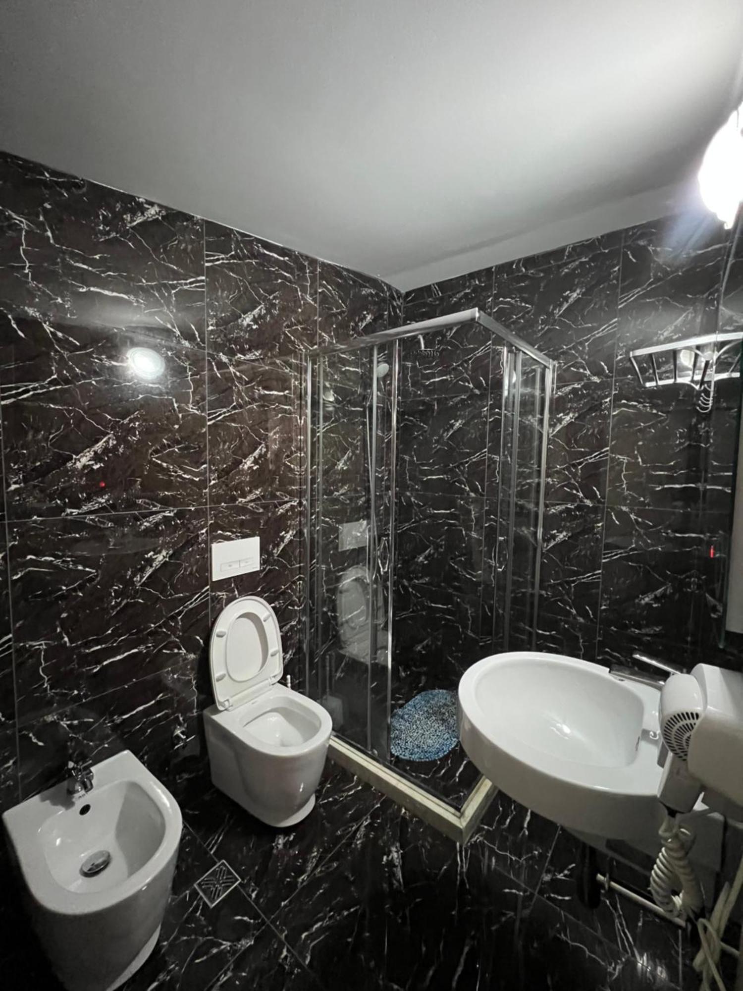 Hotel Vila Arbri Берат Экстерьер фото